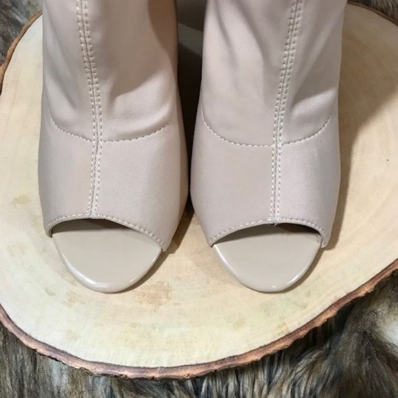 NWOT Sand Open Toe Open Back Rounded Triangular Heel Bootie - Picture 3 of 6